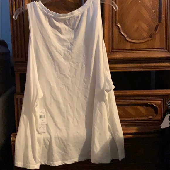 Muscle Tank - Picture 3 of 4